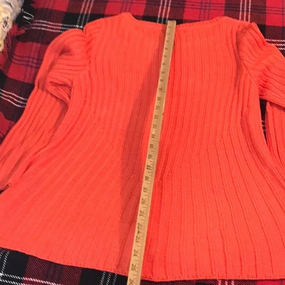 EUC. SKYES THE LIMIT SWEATER. MEDIUM - Picture 4 of 6